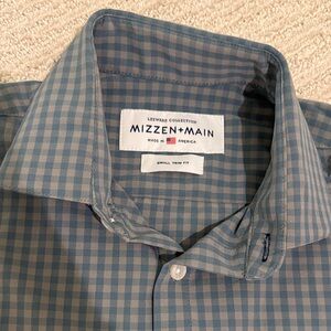 Mizzen+Main button down